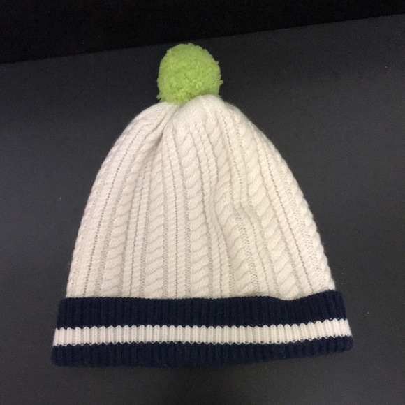 NWOT Burberry Pom Pom Hat